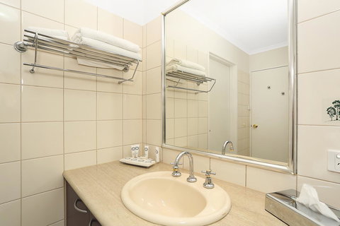 Quality Inn & Suites The Menzies - New Castle Holiday 32