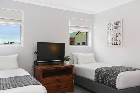 Quality Inn & Suites The Menzies - New Castle Holiday 14