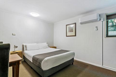 Quality Inn & Suites The Menzies - New Castle Holiday 3