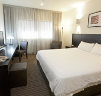 Causeway 353 Hotel - New Castle Holiday