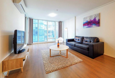 Premier Stays Melbourne - New Castle Holiday 12