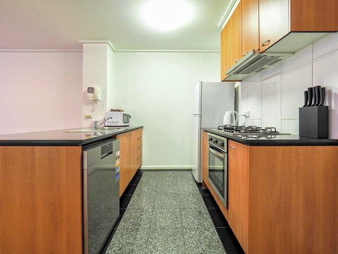 Premier Stays Melbourne - New Castle Holiday 4