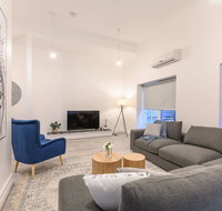 Unique 3 Bedroom Central CBD Townhouse - New Castle Holiday