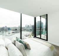 Melbourne Private Apartments - Collins Wharf Waterfront Docklands - New Castle Holiday