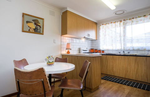 Uptown Frankston - New Castle Holiday 8