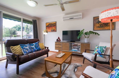 Uptown Frankston - New Castle Holiday 3