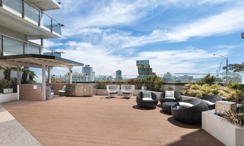 Breathtaking View Apartment With Gym & Sauna - New Castle Holiday 2