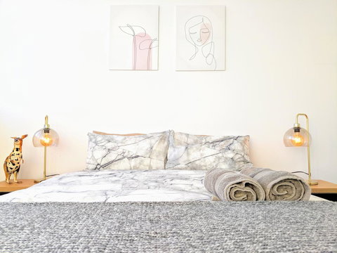 Breathtaking View Apartment With Gym & Sauna - New Castle Holiday 14