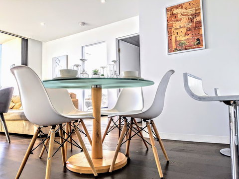 Breathtaking View Apartment With Gym & Sauna - New Castle Holiday 24