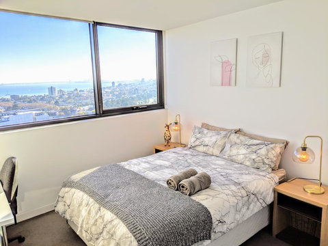 Breathtaking View Apartment With Gym & Sauna - New Castle Holiday 13