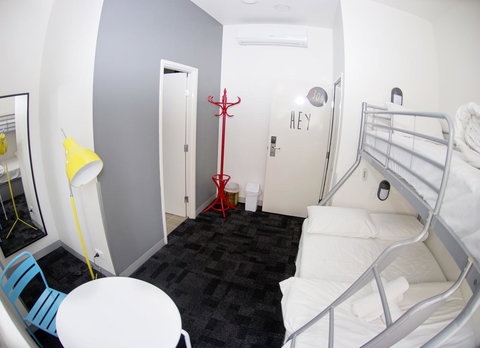 Roamer Melbourne - Formerly Selina Central Melbourne - New Castle Holiday 25