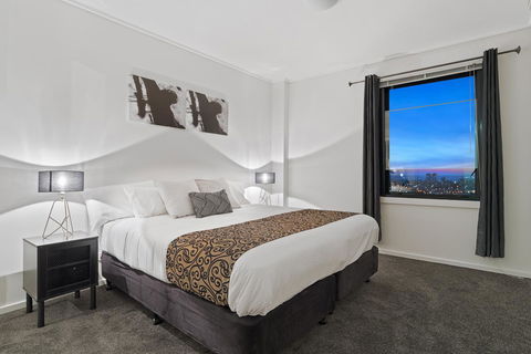 Premier Stays Melbourne - New Castle Holiday 7