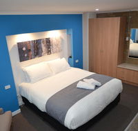 Tropicana Motor Inn - New Castle Holiday