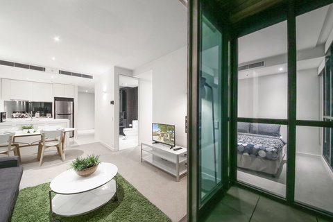 COZY 2BR Suites, FEDERATION SQUARE + FREE Parking - New Castle Holiday 1