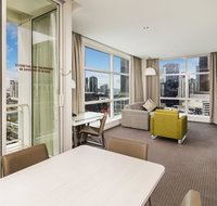 Clarion Suites Gateway - New Castle Holiday