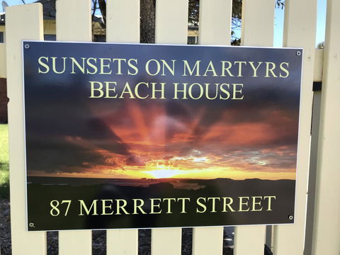 Sunsets On Martyrs Luxury Coastal Beach House Peterborough - New Castle Holiday 21