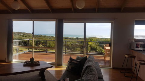 Sunsets On Martyrs Luxury Coastal Beach House Peterborough - New Castle Holiday 6
