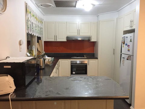 Doncaster Westfield Home Stay - New Castle Holiday 8