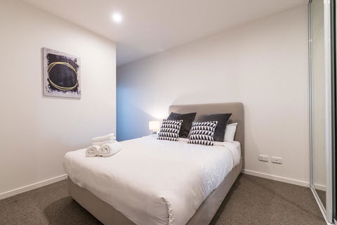 Guest House In Melbourne - New Castle Holiday 1