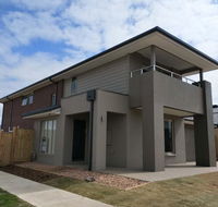 Melbourne Guest House - New Castle Holiday