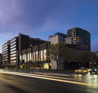 Pullman Melbourne Albert Park - New Castle Holiday