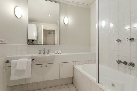 Comfort Hotel Melbourne Central - New Castle Holiday 17