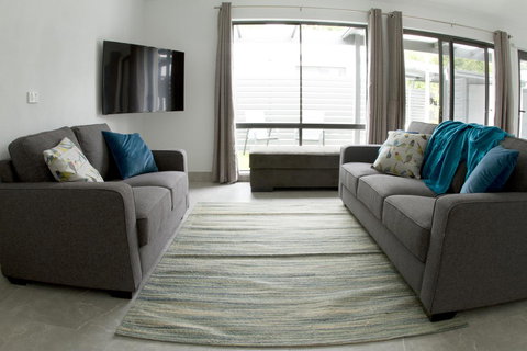 16 King Street - New Castle Holiday 25