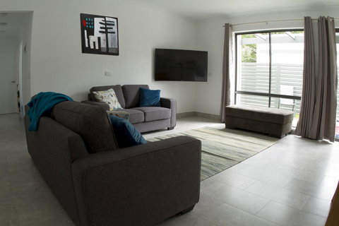 16 King Street - New Castle Holiday 29