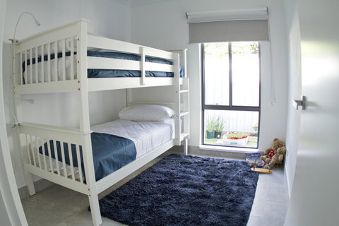 16 King Street - New Castle Holiday 3