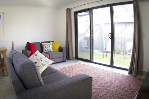 16 King Street - New Castle Holiday 5