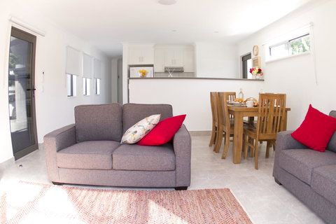 16 King Street - New Castle Holiday 6