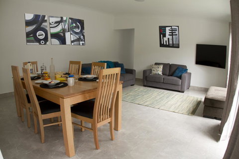 16 King Street - New Castle Holiday 26