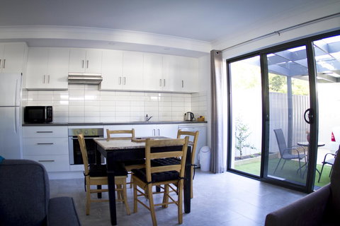 16 King Street - New Castle Holiday 13