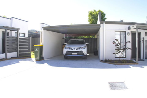 16 King Street - New Castle Holiday 17