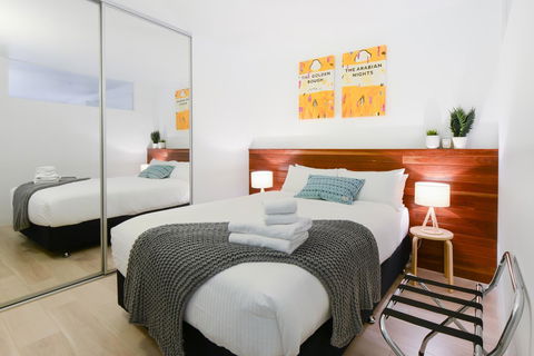 Canvas Suites On Russell Place - New Castle Holiday 8