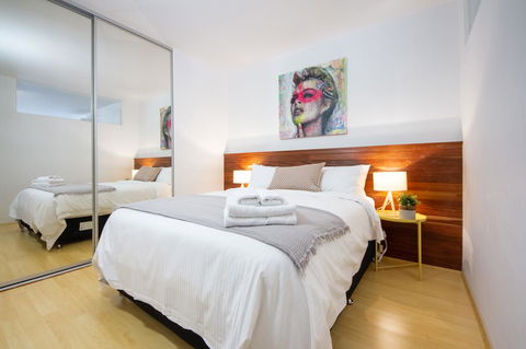 Canvas Suites On Russell Place - New Castle Holiday 27