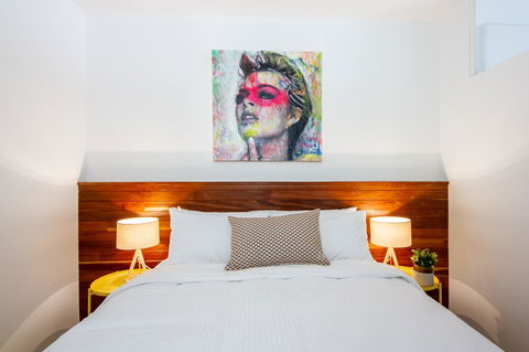 Canvas Suites On Russell Place - New Castle Holiday 21