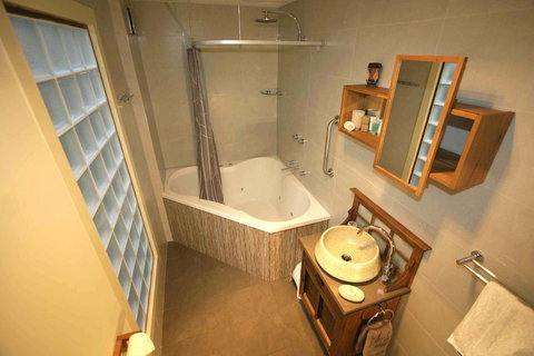 Azen Haven - New Castle Holiday 20