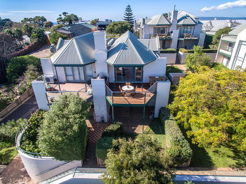 7 & 8 Monte Vista Sorrento - New Castle Holiday 0