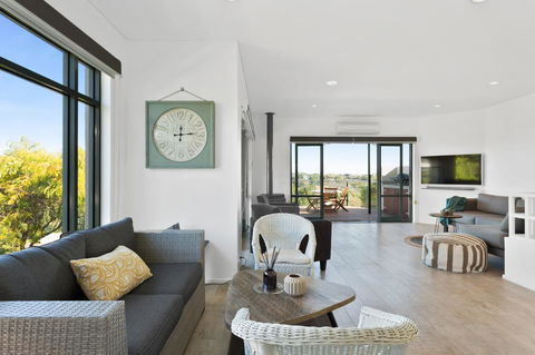 7 & 8 Monte Vista Sorrento - New Castle Holiday 3