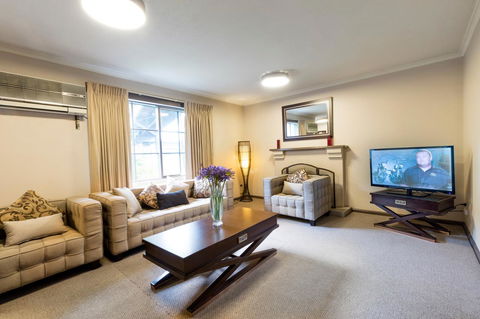 Eltham Gateway Hotel & Conference Centre - New Castle Holiday 35