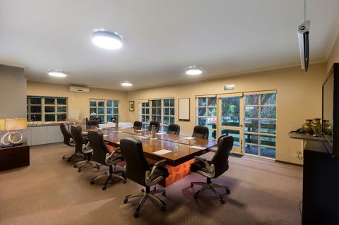 Eltham Gateway Hotel & Conference Centre - New Castle Holiday 12