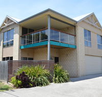 Ocean View Beach house - New Castle Holiday