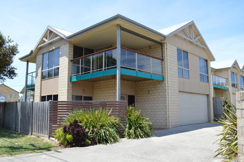 Ocean View Beach House - New Castle Holiday 0