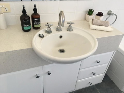 Ocean View Beach House - New Castle Holiday 3