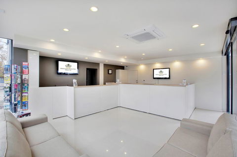 Melbourne's Princes Park Hotel - New Castle Holiday 3