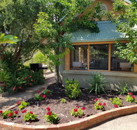 The Fingal Farm - New Castle Holiday