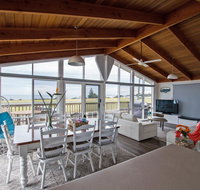 Stunning Waterfront only 10 minutes to Phillip Island - Pet Friendly - New Castle Holiday