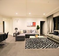 Heart of CBD Penthouse Apartment - New Castle Holiday