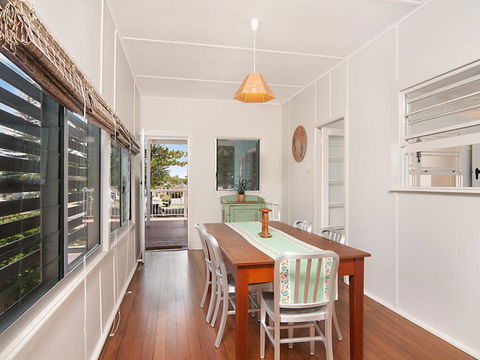 The Blue House - Flat Walk To River And Beach - New Castle Holiday 3